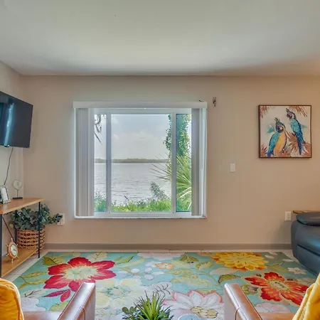 Casselberry Vacation Rental Condo On Lake Howell!